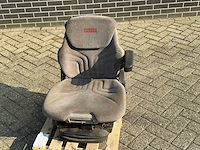 Valtra grammer luchtgeveerde stoel - afbeelding 2 van  8