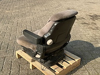 Valtra grammer luchtgeveerde stoel - afbeelding 4 van  8