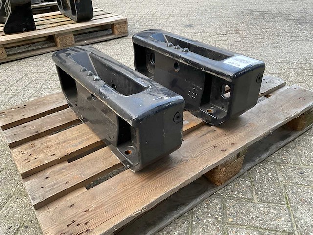 Valtra n1/2 gewichtendrager (2x) - afbeelding 3 van  4