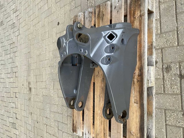 Valtra t-serie fronthef neusdeel - afbeelding 2 van  5