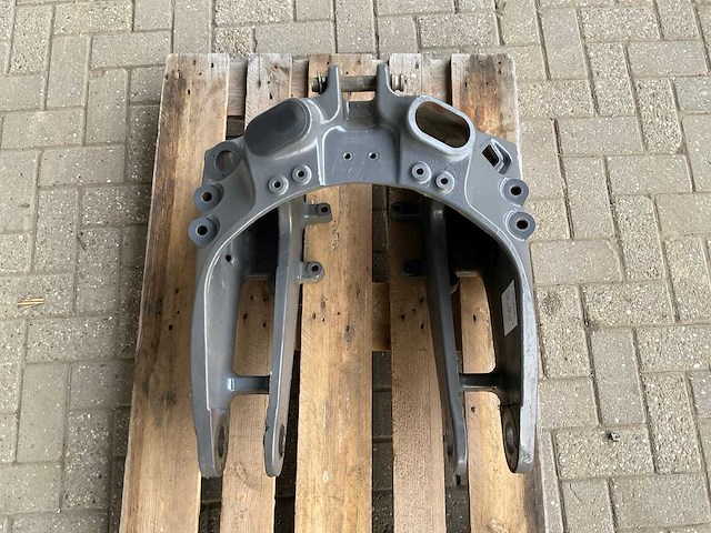 Valtra t-serie fronthef neusdeel - afbeelding 3 van  5