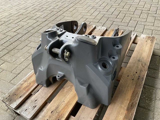 Valtra t-serie fronthef neusdeel - afbeelding 5 van  5