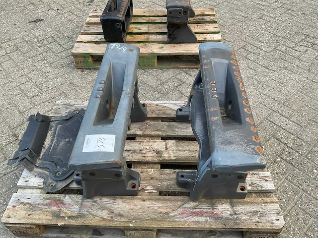 Valtra t4 gewichtendrager (2x) - afbeelding 3 van  4