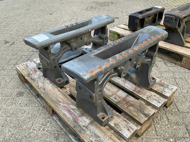 Valtra t4 gewichtendrager (2x) - afbeelding 4 van  4