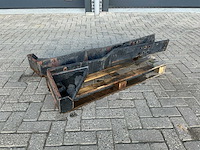 Valtra-valmet 8000-serie gewichtendrager - afbeelding 1 van  6