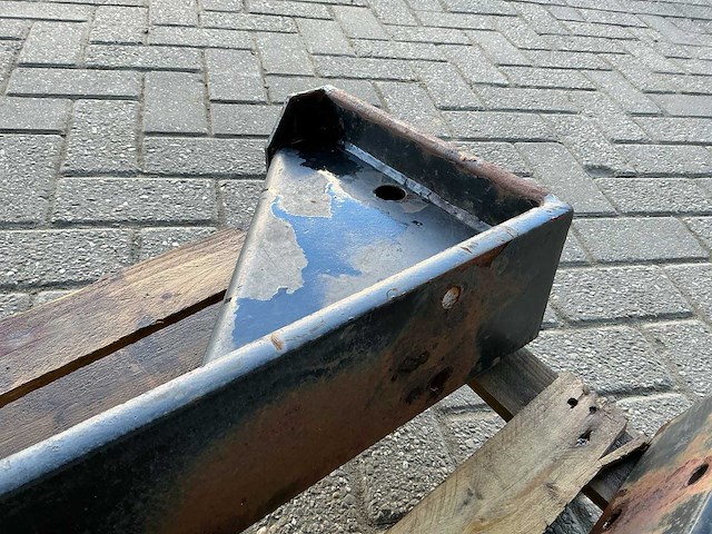 Valtra-valmet 8000-serie gewichtendrager - afbeelding 4 van  6