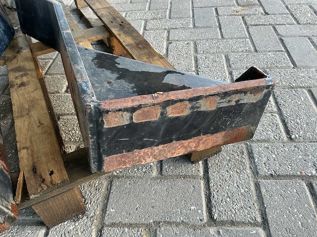 Valtra-valmet 8000-serie gewichtendrager - afbeelding 5 van  6