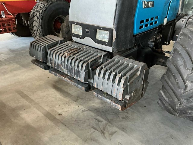 Valtra-valmet 8000-serie gewichtendrager - afbeelding 6 van  6
