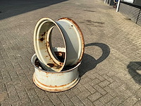 Valtra w12x28 velg (2x) - afbeelding 3 van  6