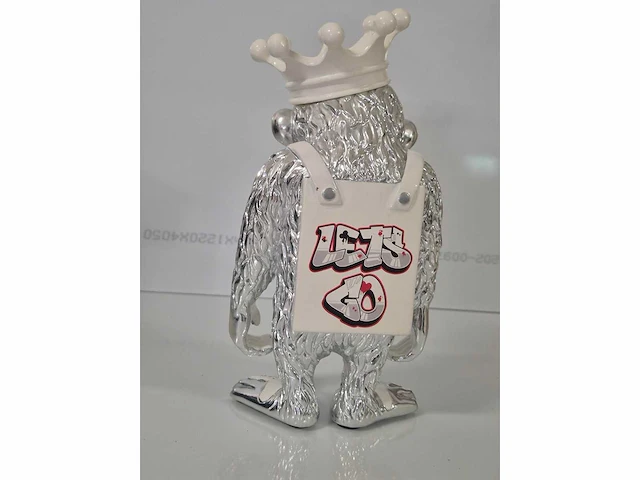 Van apple - graffiti monkey - resin / chroom - 24 x 13 - afbeelding 2 van  4