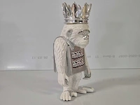 Van apple - graffiti monkey - resin / chroom - 24 x 13 - afbeelding 2 van  4