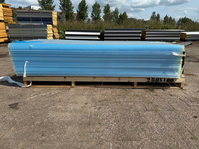 Van boven - polycarbonaat sheets - dakmaterialen 72,50 m2 (29x) - afbeelding 2 van  7