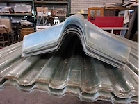 Van boven rol polyester golfplaten - afbeelding 2 van  3