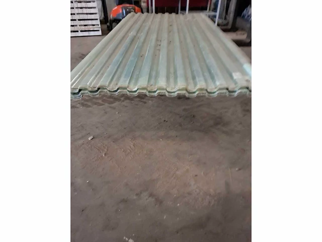 Van boven rol polyester golfplaten - afbeelding 3 van  3