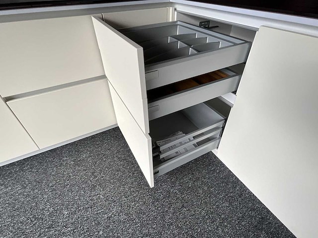 Van camp - showroomkeuken - afbeelding 8 van  24