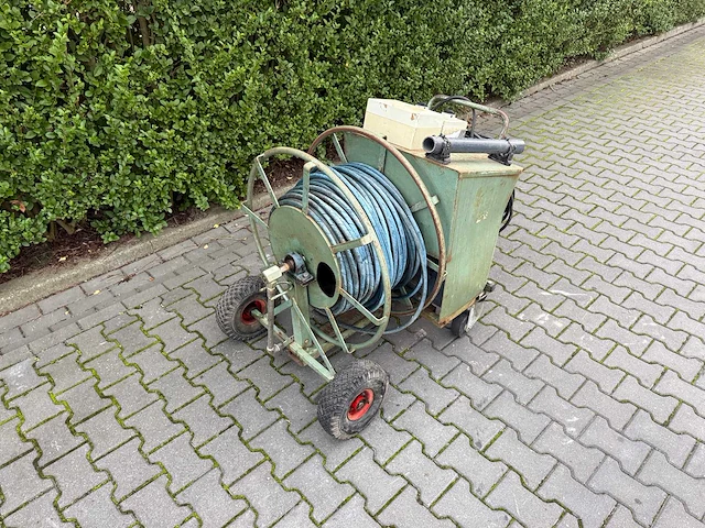 Van de berg slanghaspel met hogedrukpomp - afbeelding 2 van  8