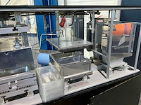 Van den berg stansmatrijzen display - afbeelding 3 van  5