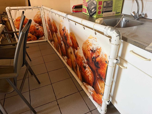 Van der heyden oliebollen verkoopkraam - afbeelding 1 van  4