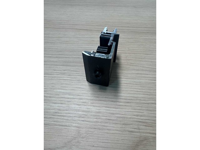 Van der valk - 721552zw - eindklem tbv zonnepanelen (100x) - afbeelding 3 van  4