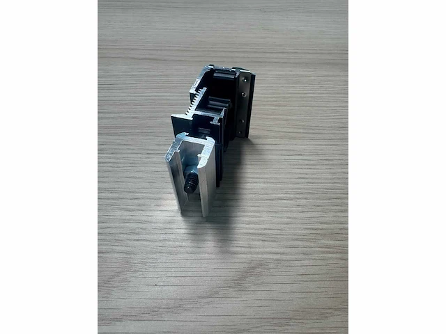 Van der valk - 721552zw - eindklem tbv zonnepanelen (100x) - afbeelding 2 van  4