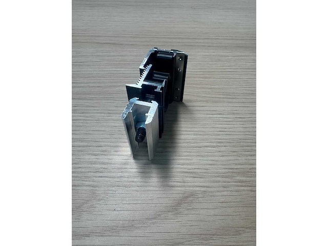 Van der valk - 721552zw - eindklem tbv zonnepanelen (100x) - afbeelding 2 van  2