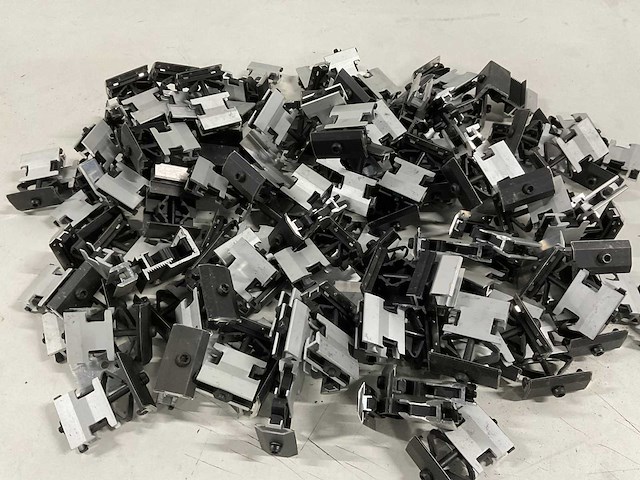 Van der valk - aluminium middenklem profiel 28-50 zwart (100x) - afbeelding 1 van  4