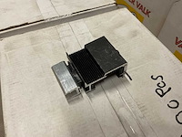 Van der valk 721552zw partij eindklemmen voor side+ profielen, ca. 245 stuks - afbeelding 3 van  4