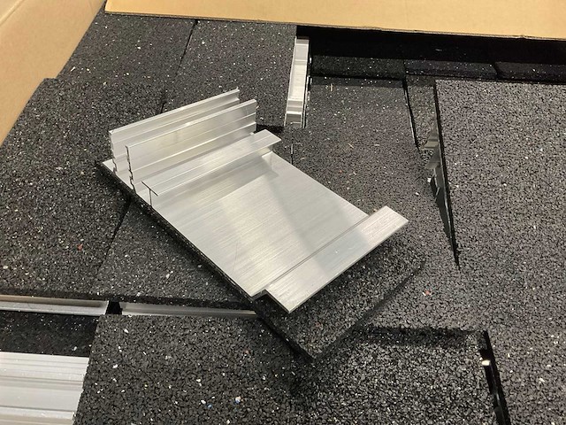 Van der valk aluminium paneelondersteuning (150x) - afbeelding 5 van  9