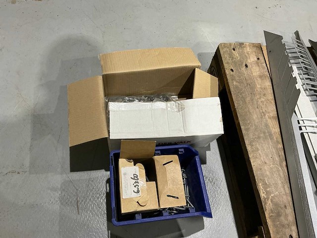 Van der valk en solarstell luifelkits, winddeflectoren en zijplaten - afbeelding 2 van  10