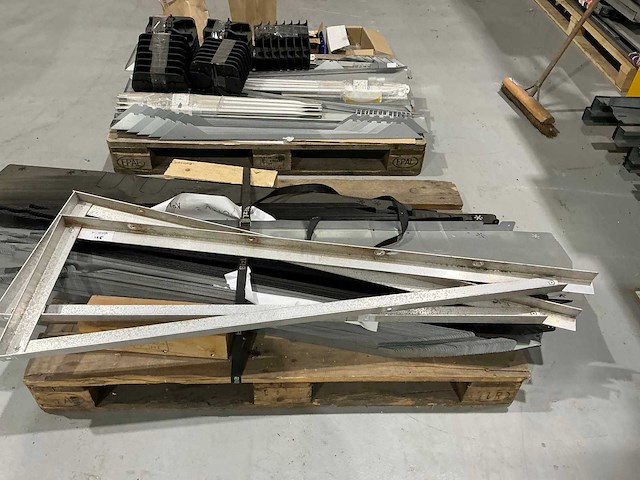 Van der valk en solarstell luifelkits, winddeflectoren en zijplaten - afbeelding 7 van  10