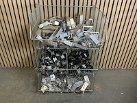 Van der valk partij diverse bevestigingsmaterialen/klemmen - afbeelding 1 van  9