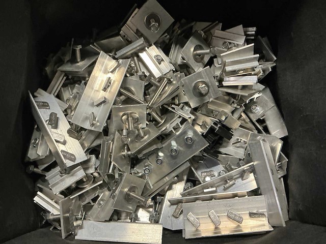 Van der valk partij diverse bevestigingsmaterialen/klemmen - afbeelding 2 van  5