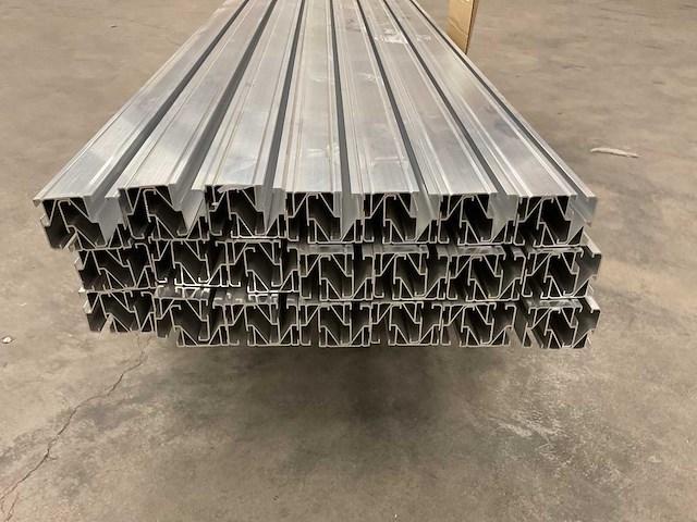Van der valk valkside++ 467cm aluminium zonnepaneel montageprofiel (42x) - afbeelding 2 van  2