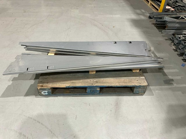 Van der valk verzinkte zijplaat rechts (40x) - afbeelding 3 van  3