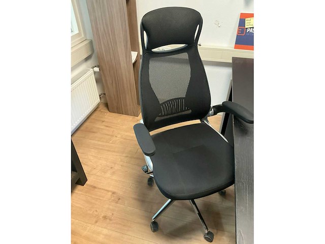 Van drie bureau met 2 bureaustoelen - afbeelding 4 van  5