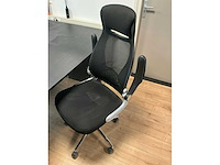 Van drie bureau met 2 bureaustoelen - afbeelding 5 van  5