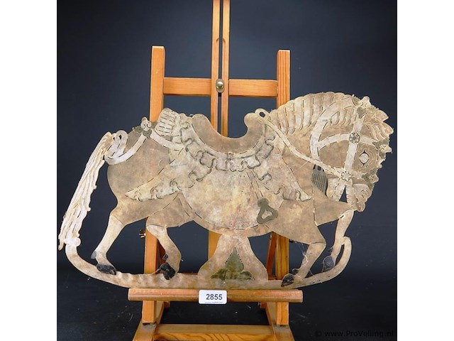 Van huid?. vervaardigd paard - afbeelding 1 van  5