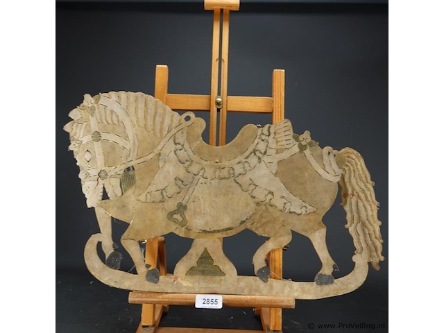 Van huid?. vervaardigd paard - afbeelding 2 van  5