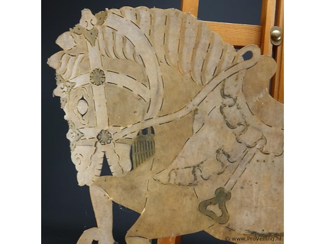 Van huid?. vervaardigd paard - afbeelding 3 van  5