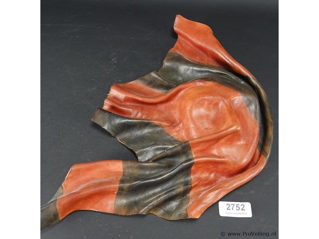 Van leder vervaardigd masker - afbeelding 1 van  5