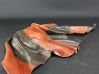 Van leder vervaardigd masker - afbeelding 4 van  5