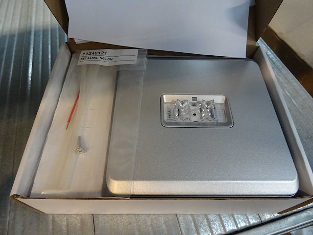 Van lien - eva-dlo/alu - 7tca091160r0463 - decentraal armatuur (4x) - afbeelding 1 van  2