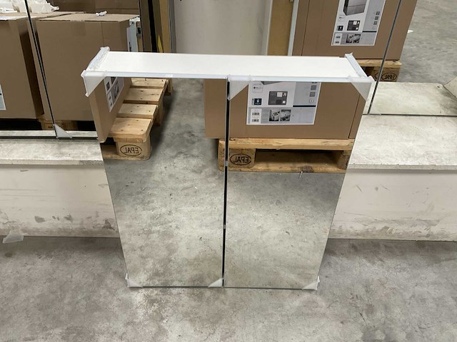 Van marcke spiegelkast 60 cm - afbeelding 1 van  5