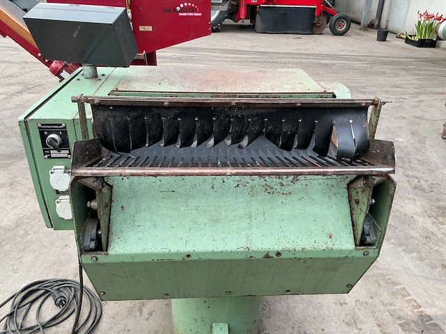 Van nobelen lelie 1 bollentelmachine - afbeelding 4 van  9