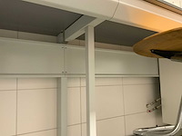 Van schaik en berghuis laboratorium meubel opstelling met werkkruk - afbeelding 6 van  10