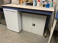 Van schaik en berghuis laboratorium meubel opstelling - afbeelding 1 van  5