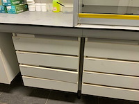 Van schaik en berghuis laboratorium meubel opstelling - afbeelding 4 van  6