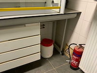Van schaik en berghuis laboratorium meubel opstelling - afbeelding 5 van  6