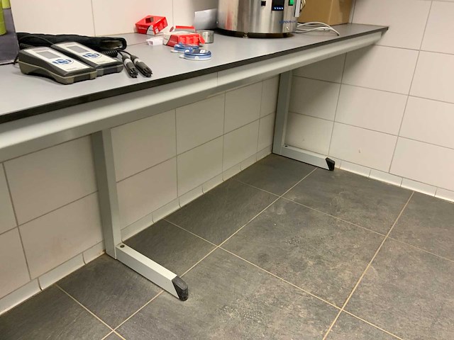 Van schaik en berghuis laboratorium meubel opstelling - afbeelding 7 van  10