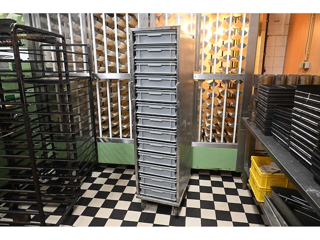 Van ‘t wout 13-delige bakkerij grondstoffenwagen met kunststof bakken - afbeelding 1 van  4